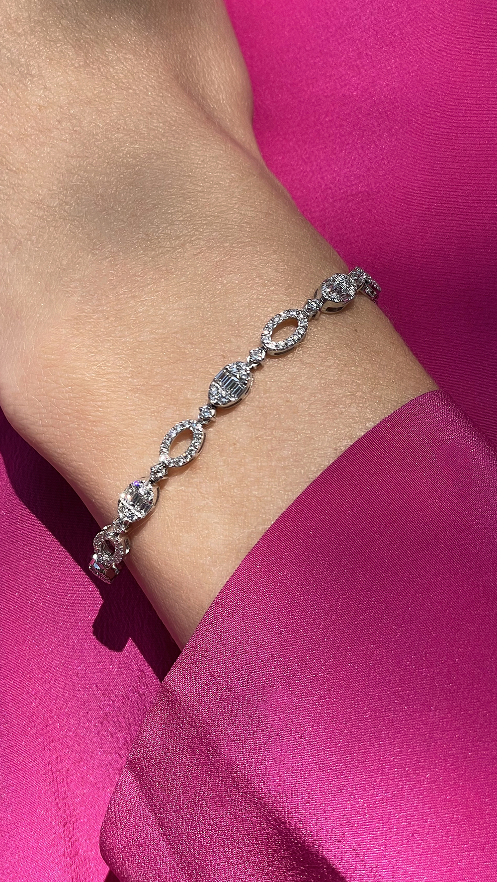 18K White Gold Art Deco Diamond Bracelet